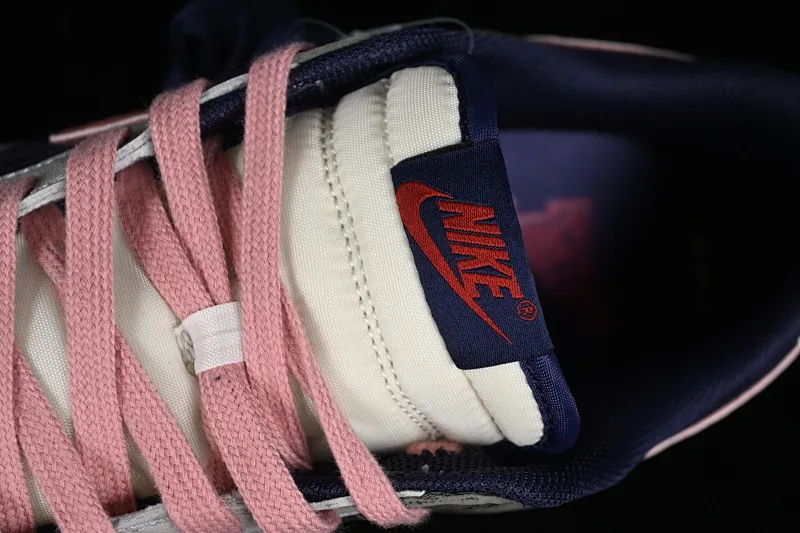 All Categories Nk SB Dunk Series Nk SB Dunk Low Low-top sneakers Nk Dunk Low Panda Prank-Pioneering Knight Heart of the Sand Purple Brown Pink SB Strappy Low-top Casual Shoes FV8106-181
